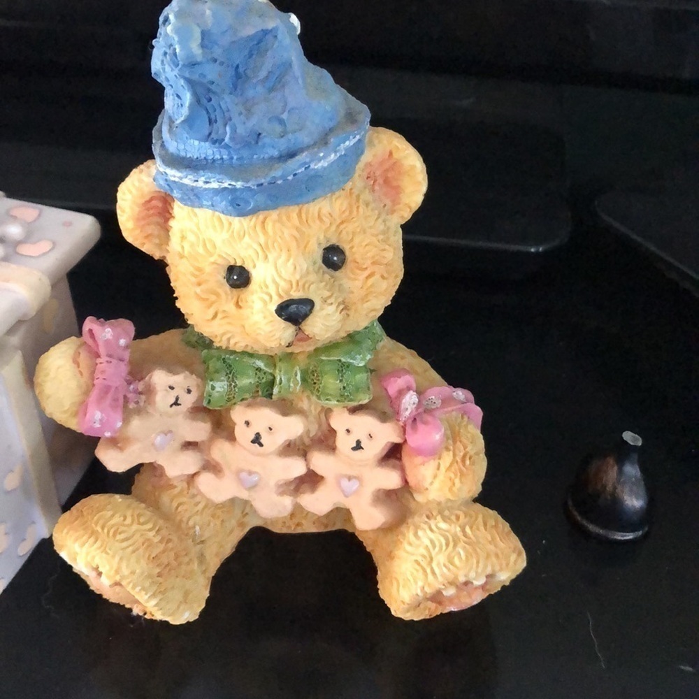 Collectibles - Teddy bear figurine with 3 little  bears - for baby